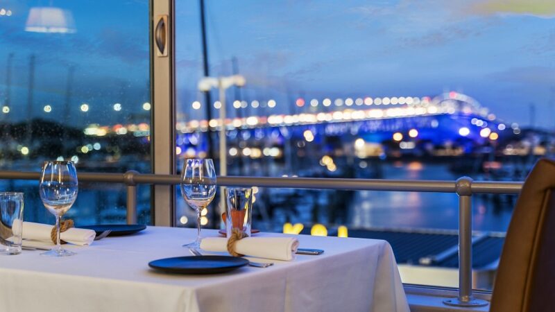 Dinner Cruise Dubai: