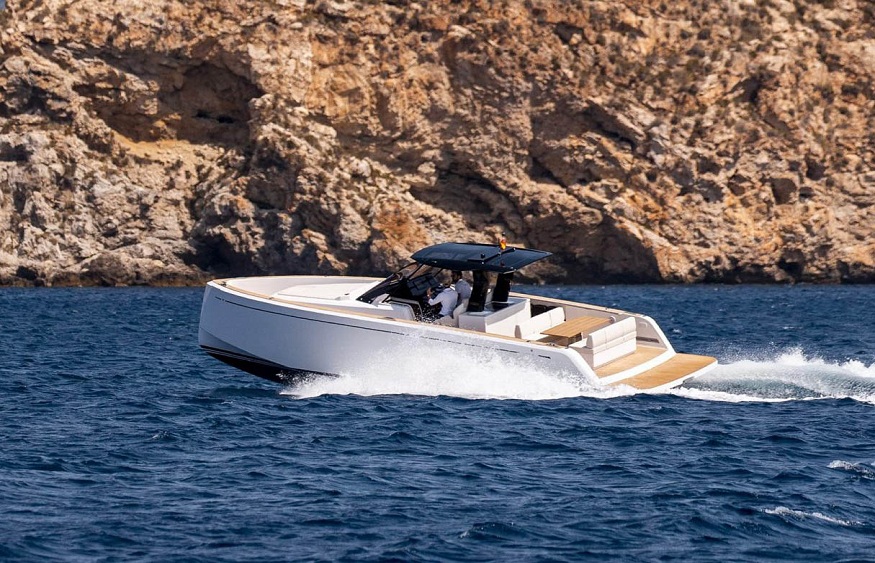Gourmet Seas: Culinary Adventures Aboard St Tropez’s Yacht Charters